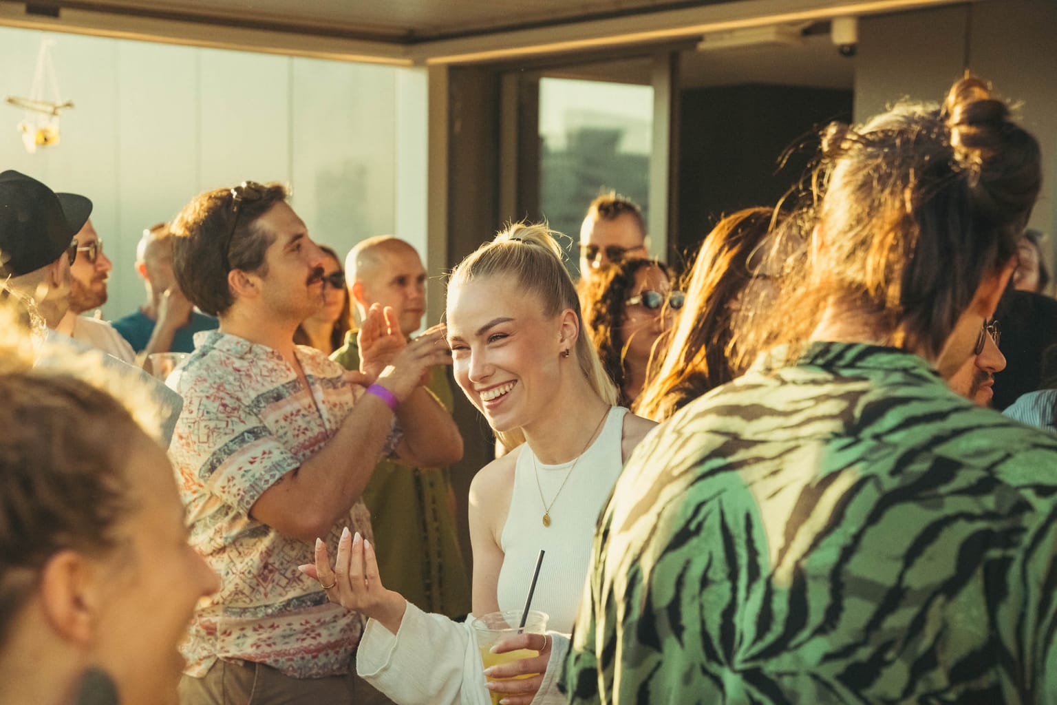 Electronic music brunch atmosphere